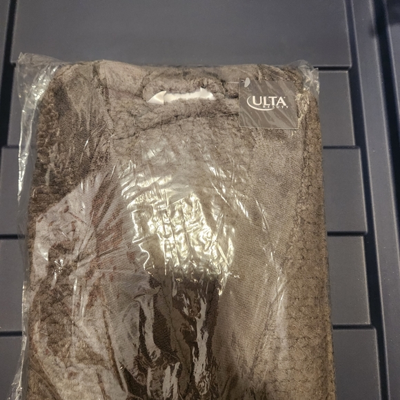 Ulta Beauty Grey Robe - Picture 2 of 3